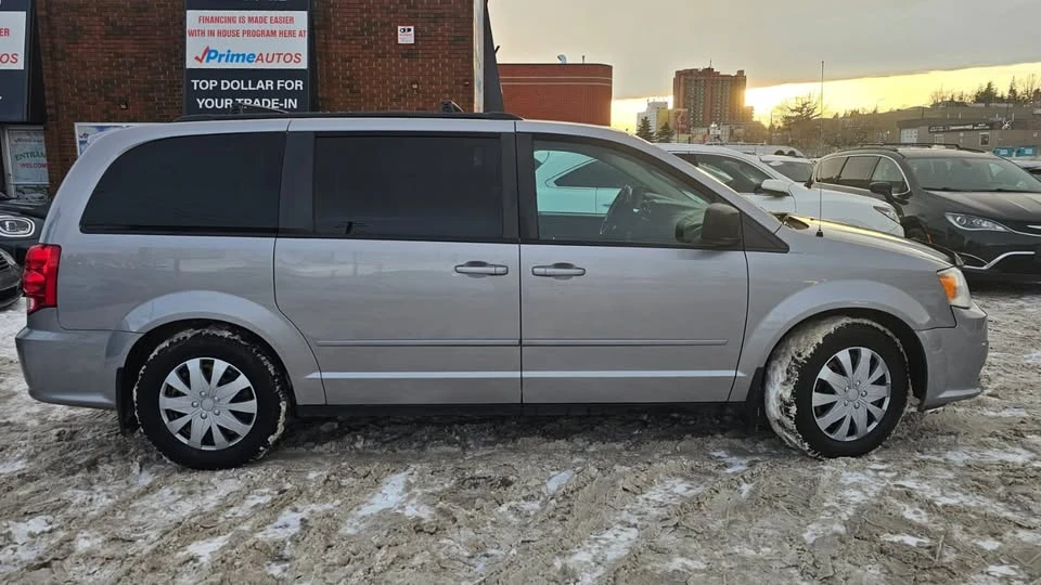 2017 Dodge Caravan - Image 8 of 20