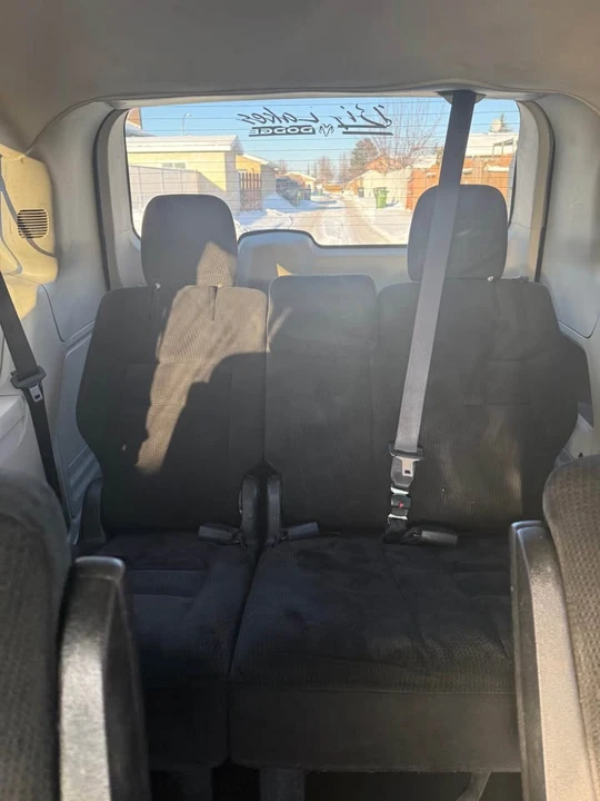 2017 Dodge Caravan - Image 7 of 8