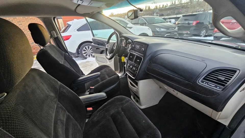 2017 Dodge Caravan - Image 15 of 20