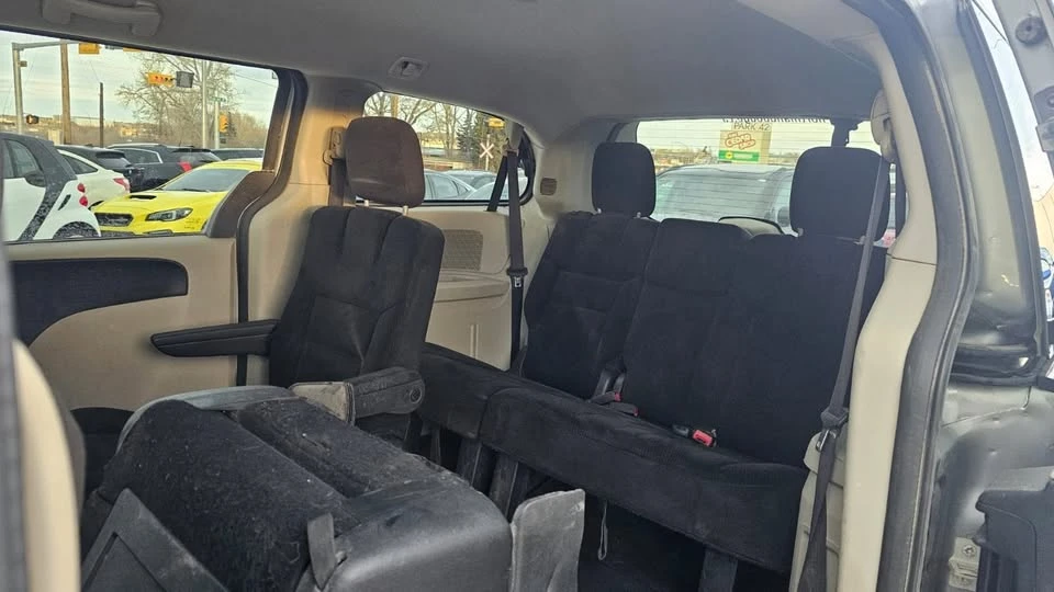 2017 Dodge Caravan - Image 12 of 20