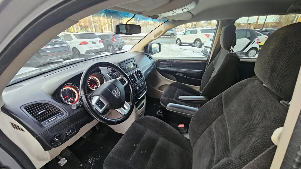 2017 Dodge Caravan - Image 16 of 20