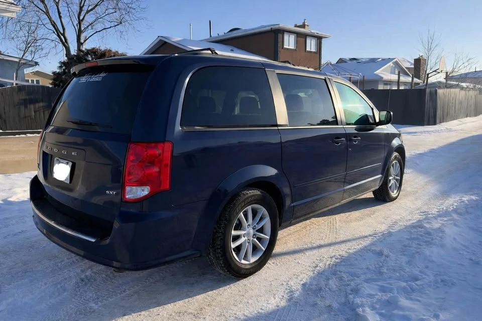 2017 Dodge Caravan - Image 5 of 8