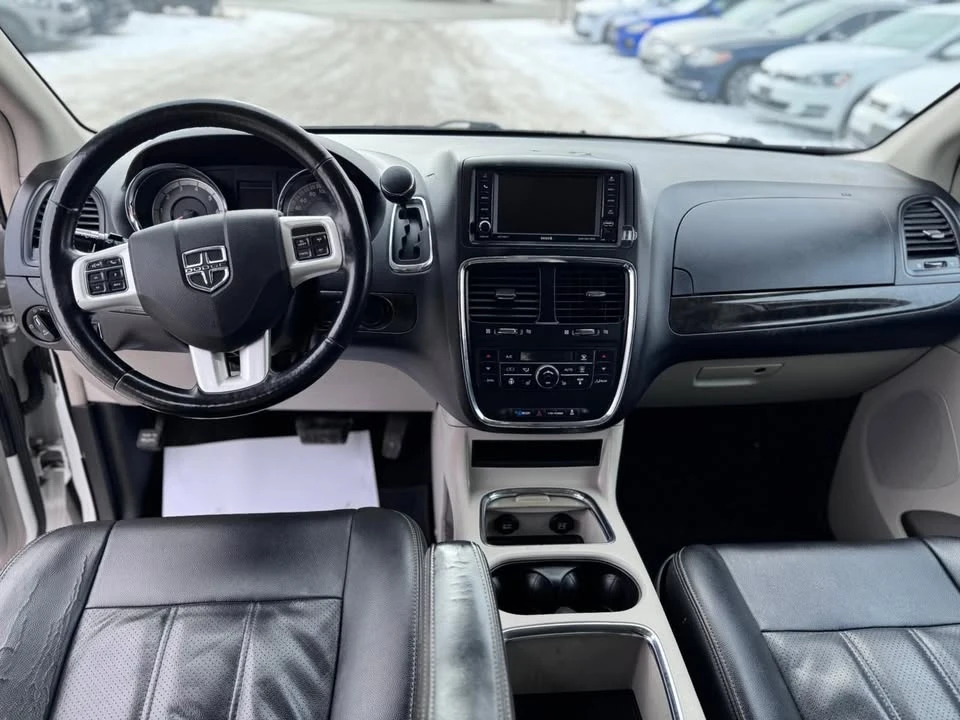2017 Dodge Caravan - Image 10 of 18