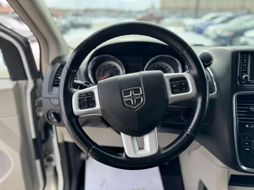 2017 Dodge Caravan - Image 13 of 18