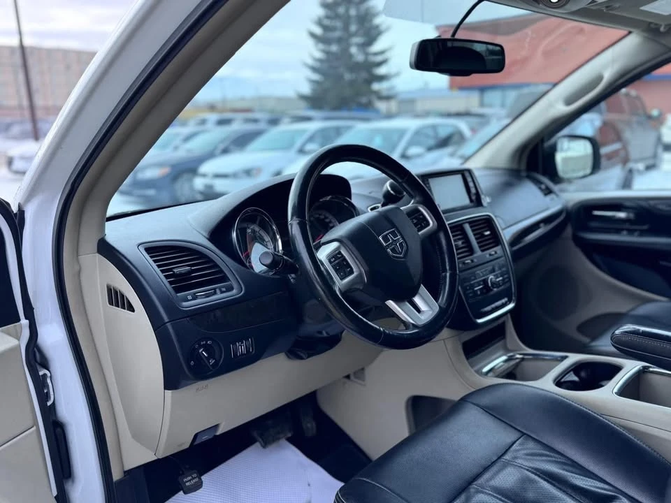 2017 Dodge Caravan - Image 11 of 18