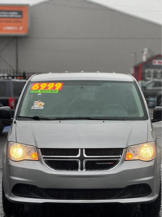 2017 Dodge Caravan - Image 2 of 18