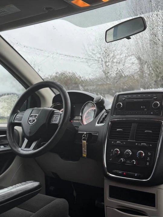 2017 Dodge Caravan - Image 15 of 18