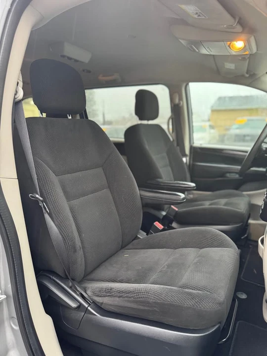 2017 Dodge Caravan - Image 5 of 18