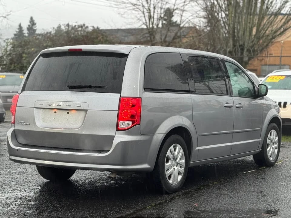 2017 Dodge Caravan - Image 16 of 18