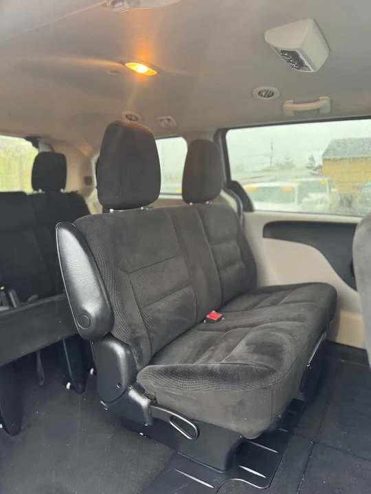 2017 Dodge Caravan - Image 3 of 18