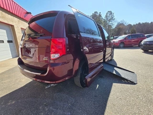 2017 Dodge Caravan - Image 9 of 19