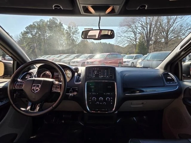 2017 Dodge Caravan - Image 17 of 19