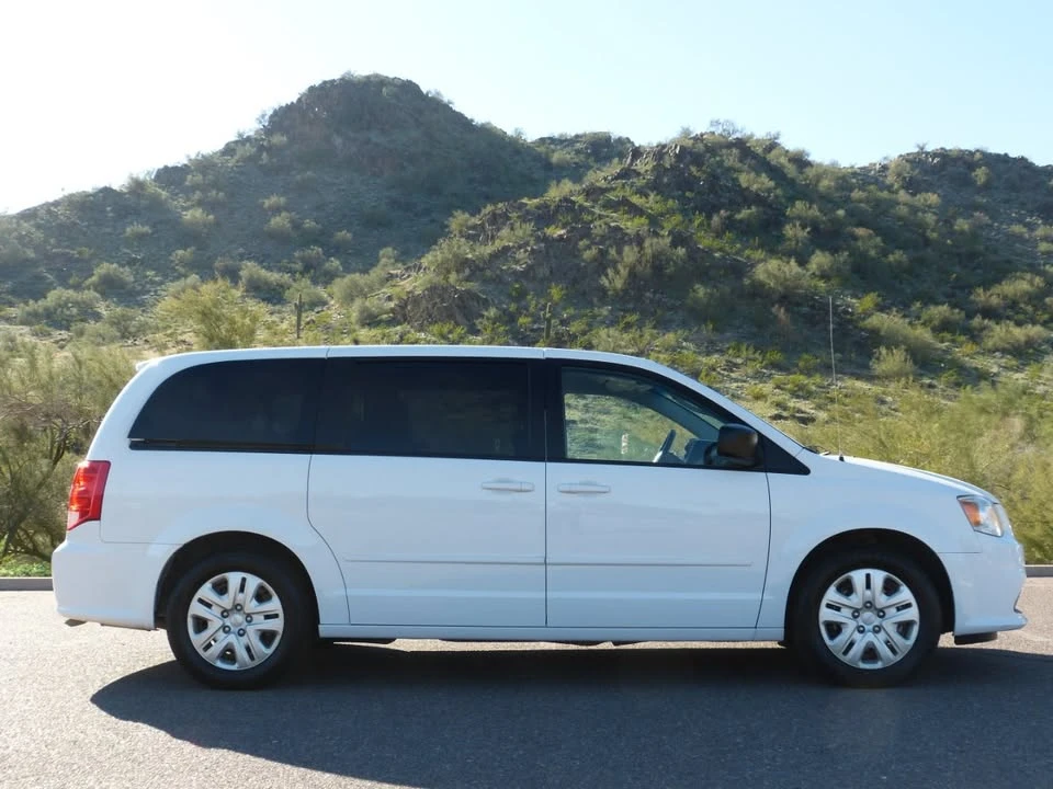 2017 Dodge Caravan - Image 3 of 16
