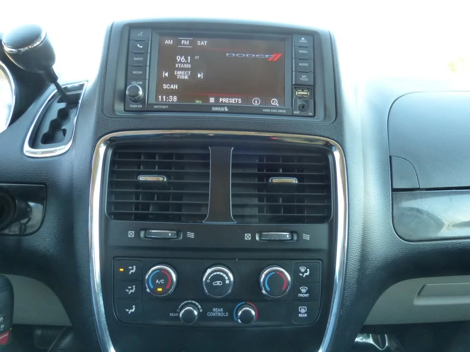 2017 Dodge Caravan - Image 14 of 16