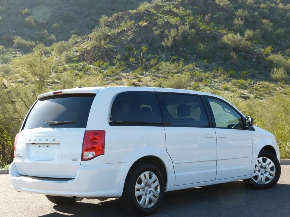 2017 Dodge Caravan - Image 6 of 16
