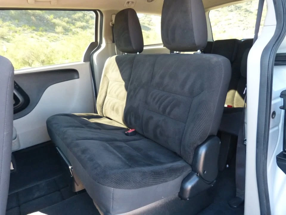2017 Dodge Caravan - Image 10 of 16