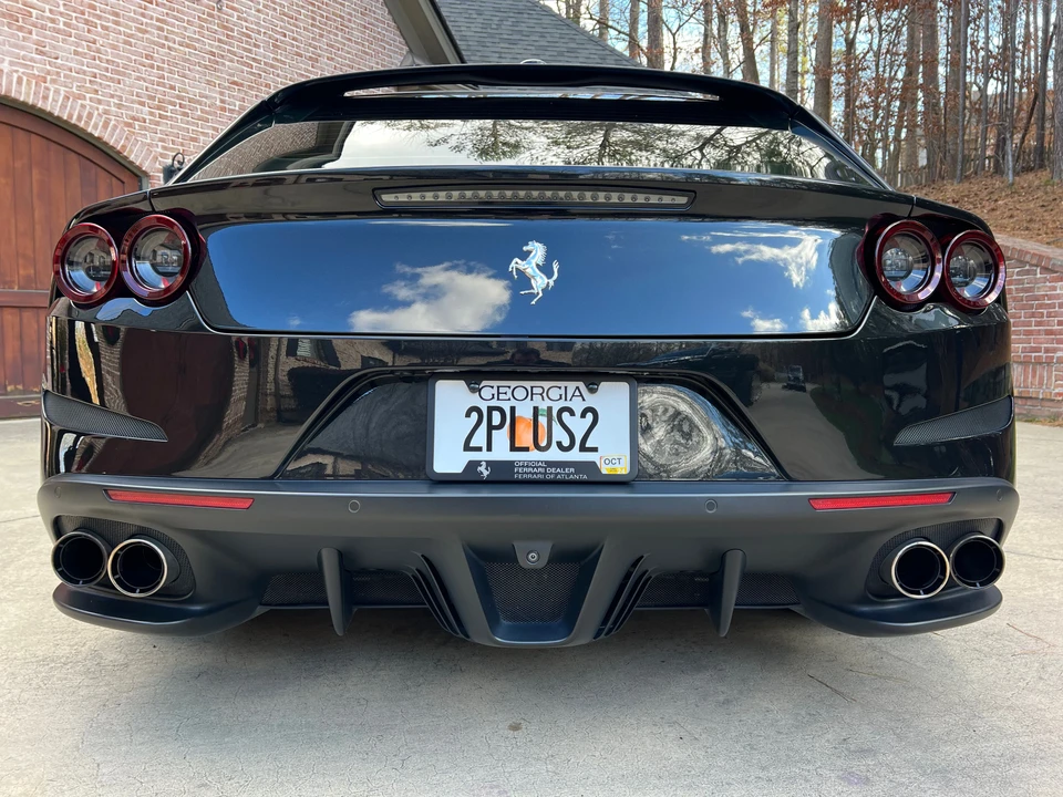 2017 Ferrari GTC4Lusso - Image 16 of 31