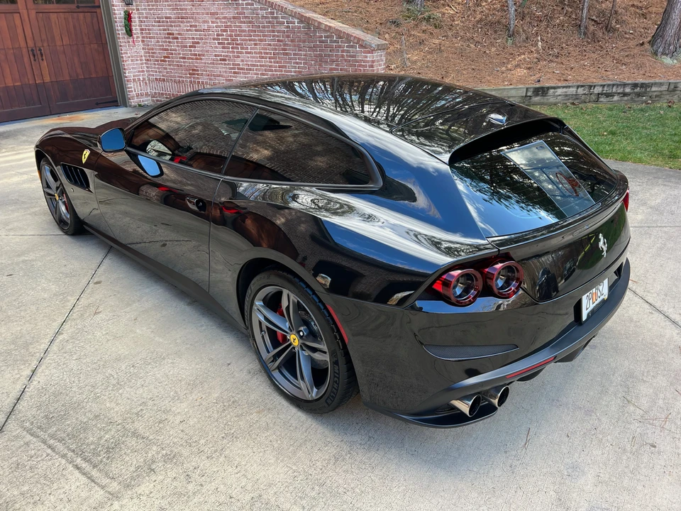 2017 Ferrari GTC4Lusso - Image 18 of 31