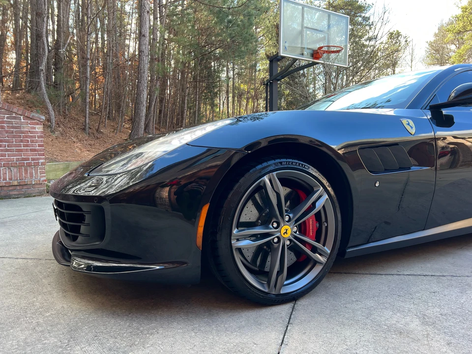 2017 Ferrari GTC4Lusso - Image 28 of 31