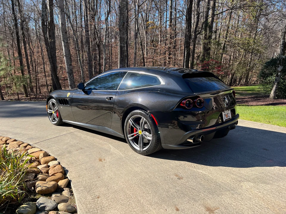 2017 Ferrari GTC4Lusso - Image 23 of 31
