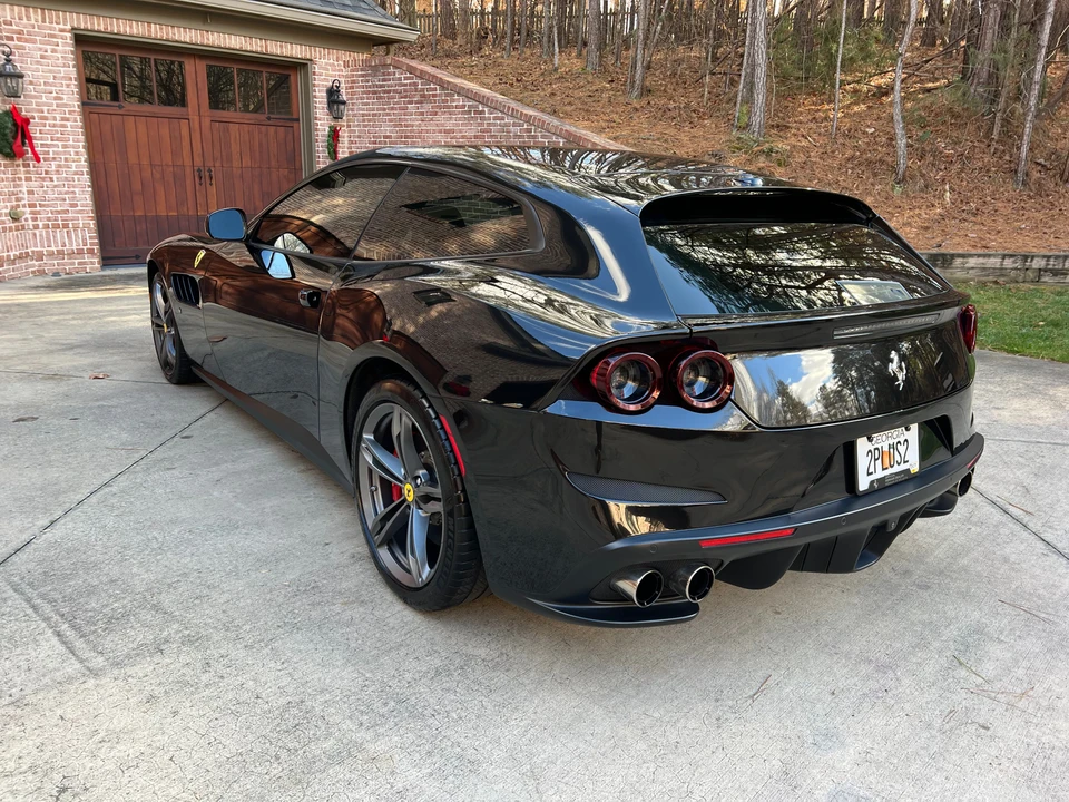 2017 Ferrari GTC4Lusso - Image 17 of 31