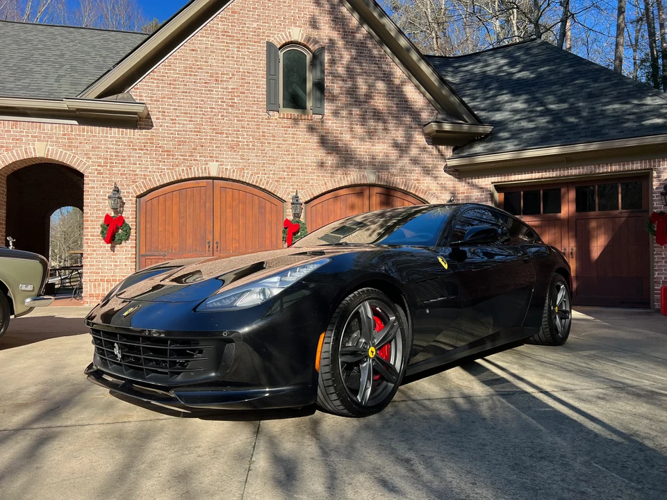 2017 Ferrari GTC4Lusso - Image 21 of 31