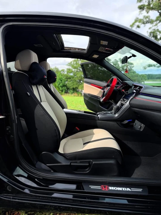 2017 Honda Civic 10th Gen - Image 14 of 21