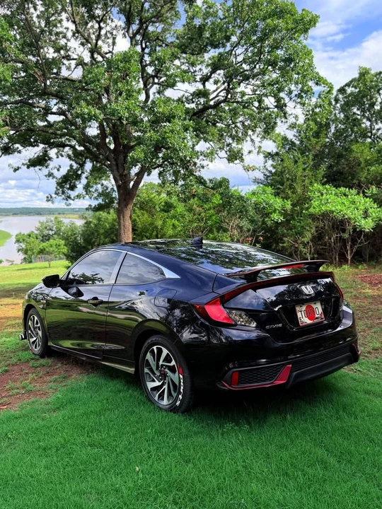 2017 Honda Civic 10th Gen - Image 2 of 21