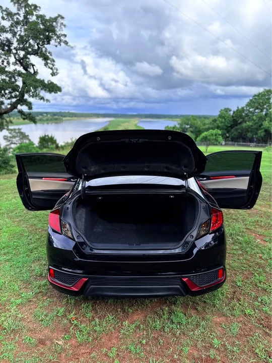 2017 Honda Civic 10th Gen - Image 11 of 21