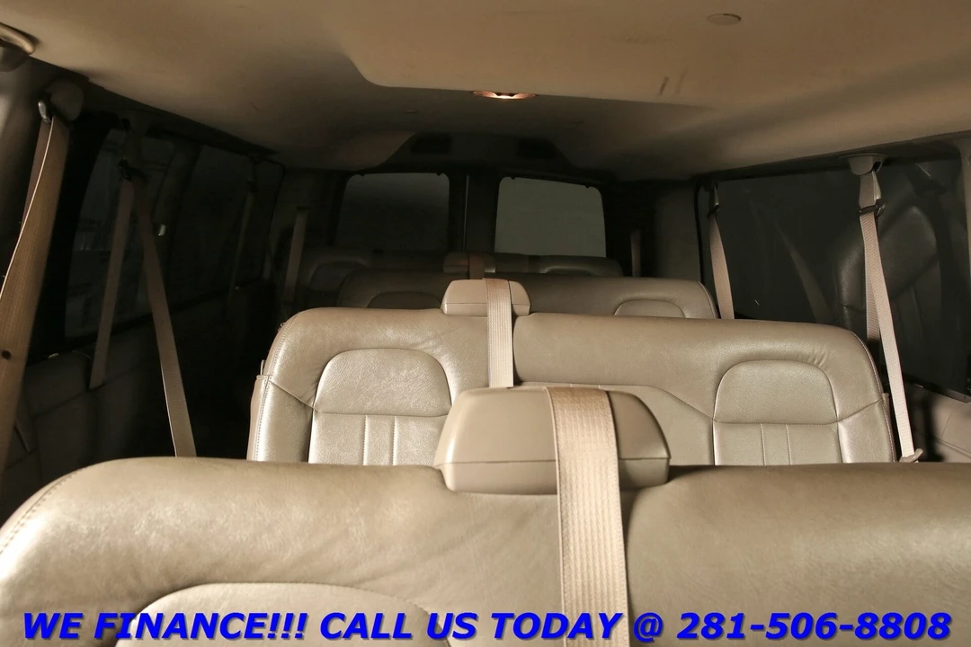 2017 Chevrolet Express - Image 19 of 21