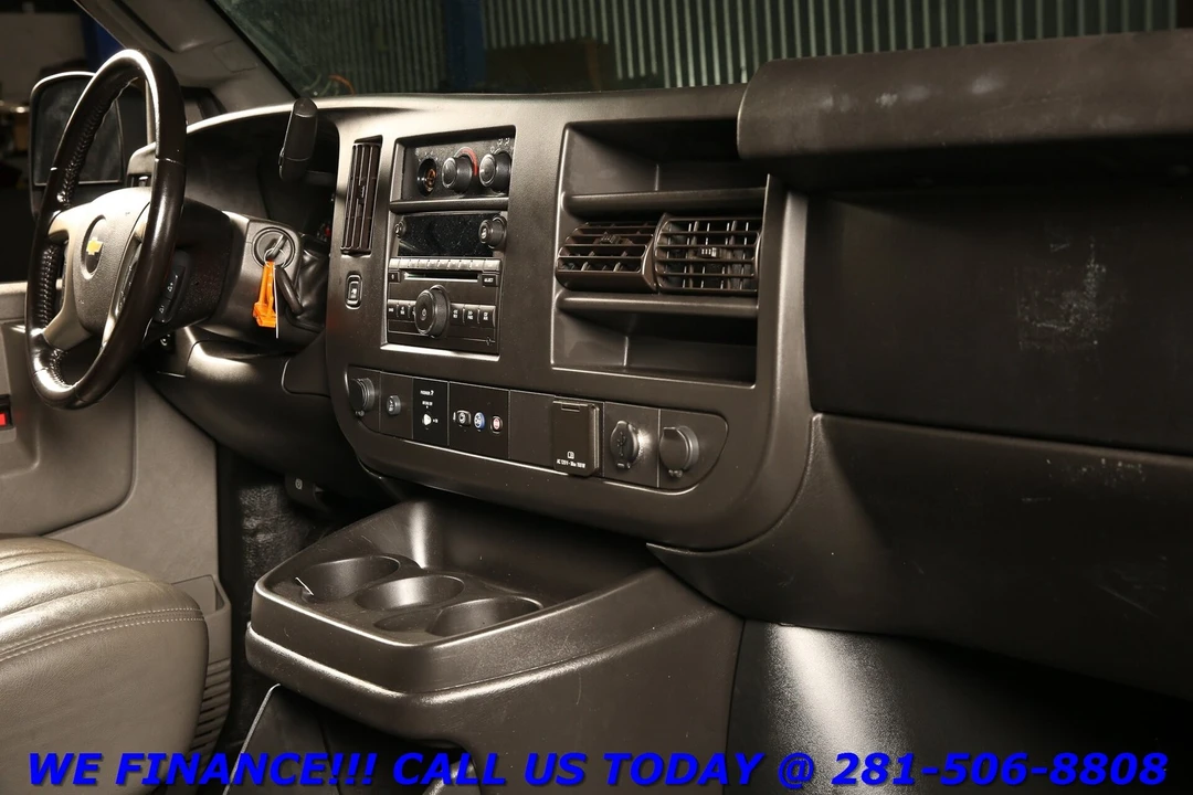 2017 Chevrolet Express - Image 14 of 21