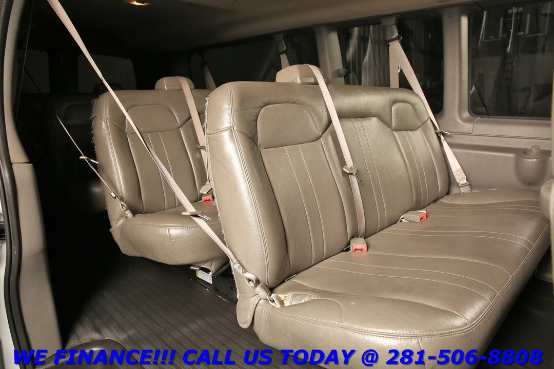 2017 Chevrolet Express - Image 18 of 21