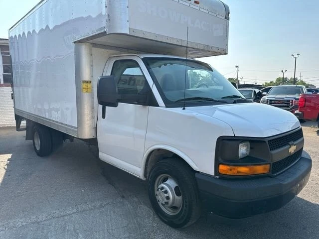 2017 Chevrolet Express - Image 4 of 4