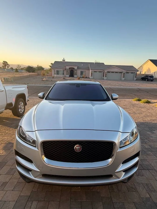 2017 Jaguar F-Pace - Image 2 of 7