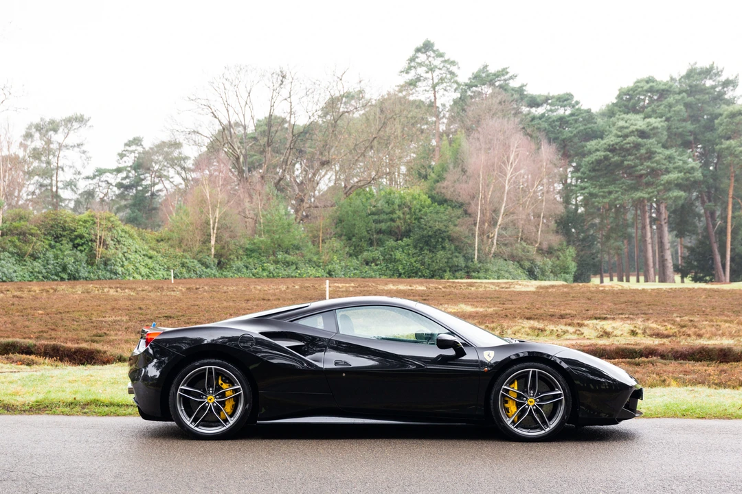 2017 Ferrari 488 GTB - Image 22 of 31