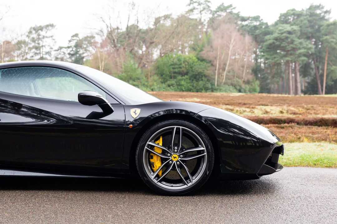 2017 Ferrari 488 GTB - Image 23 of 31
