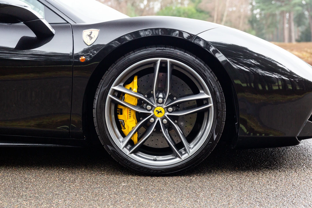 2017 Ferrari 488 GTB - Image 24 of 31
