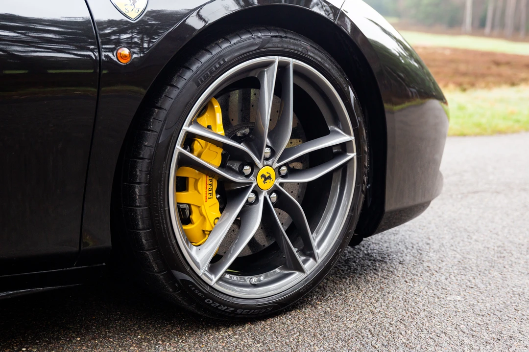 2017 Ferrari 488 GTB - Image 25 of 31