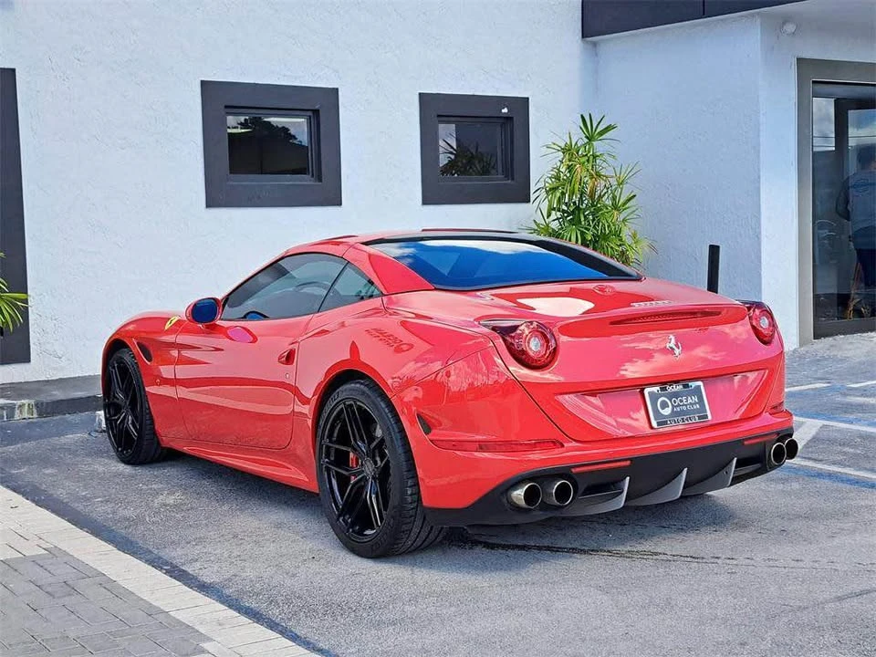 2017 Ferrari California T - Image 4 of 6