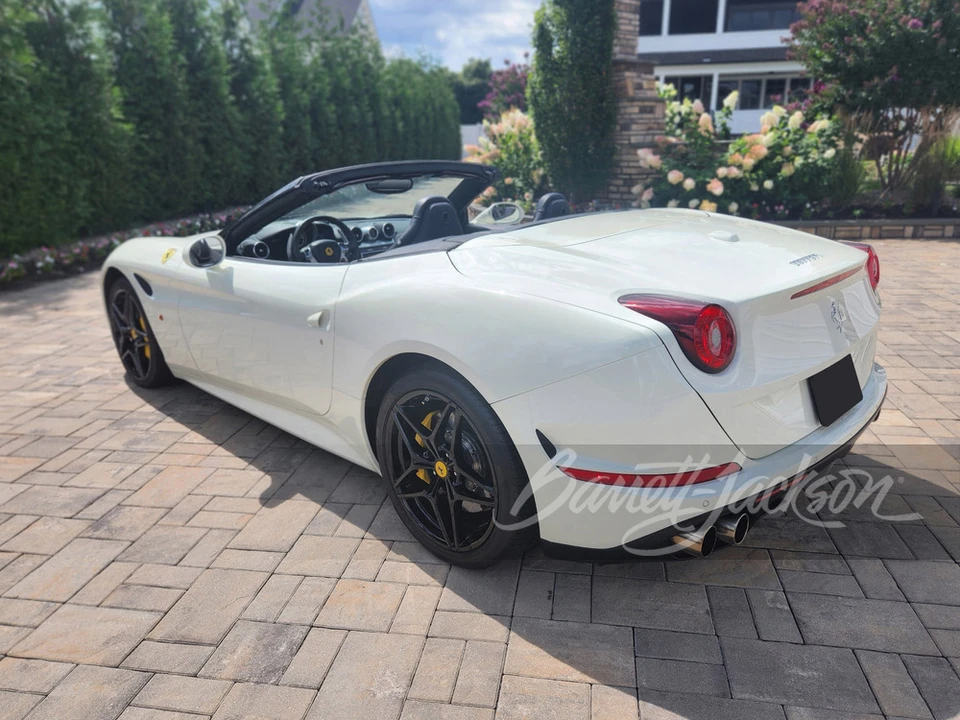2017 Ferrari California T - Image 27 of 31