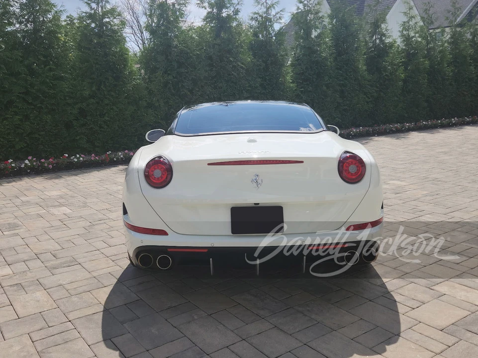 2017 Ferrari California T - Image 24 of 31