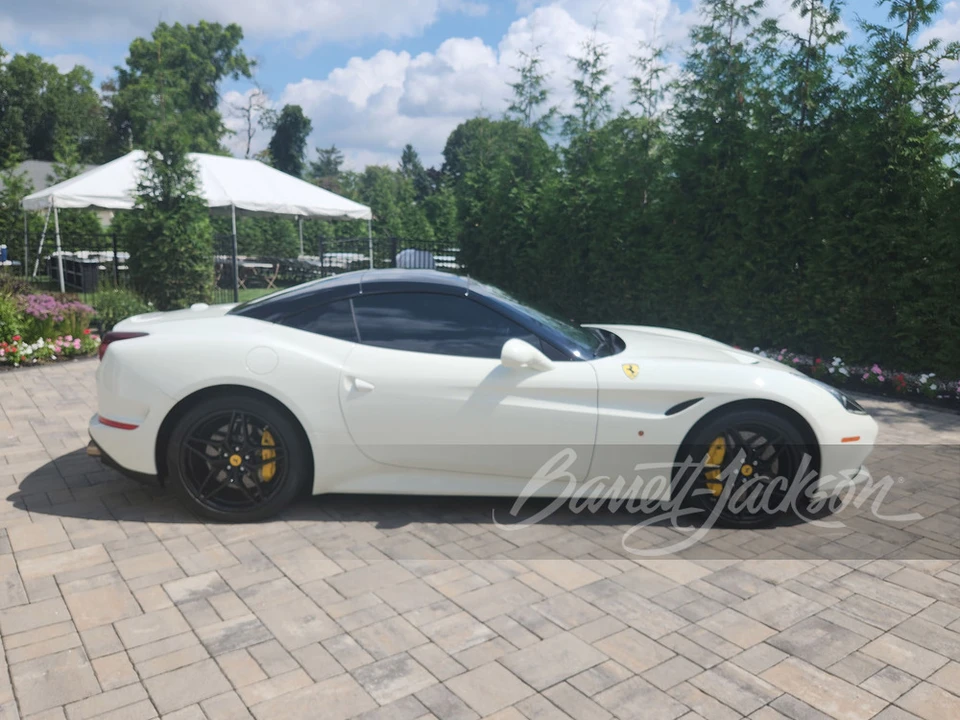 2017 Ferrari California T - Image 19 of 31