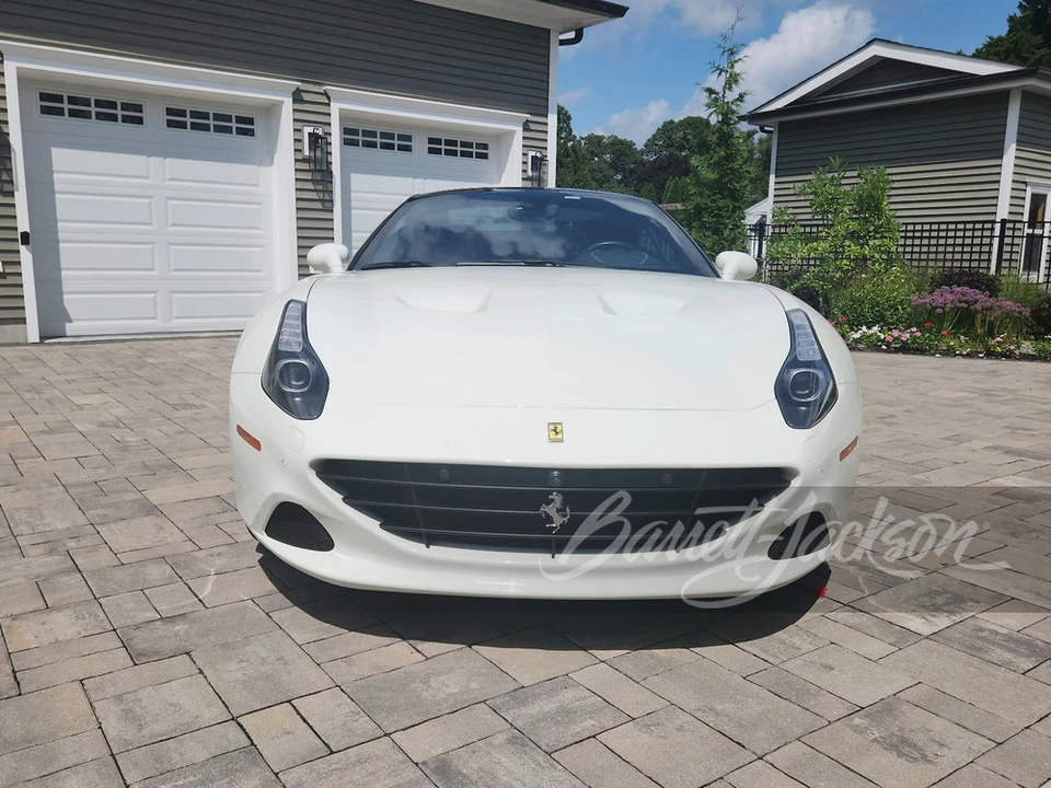 2017 Ferrari California T - Image 26 of 31