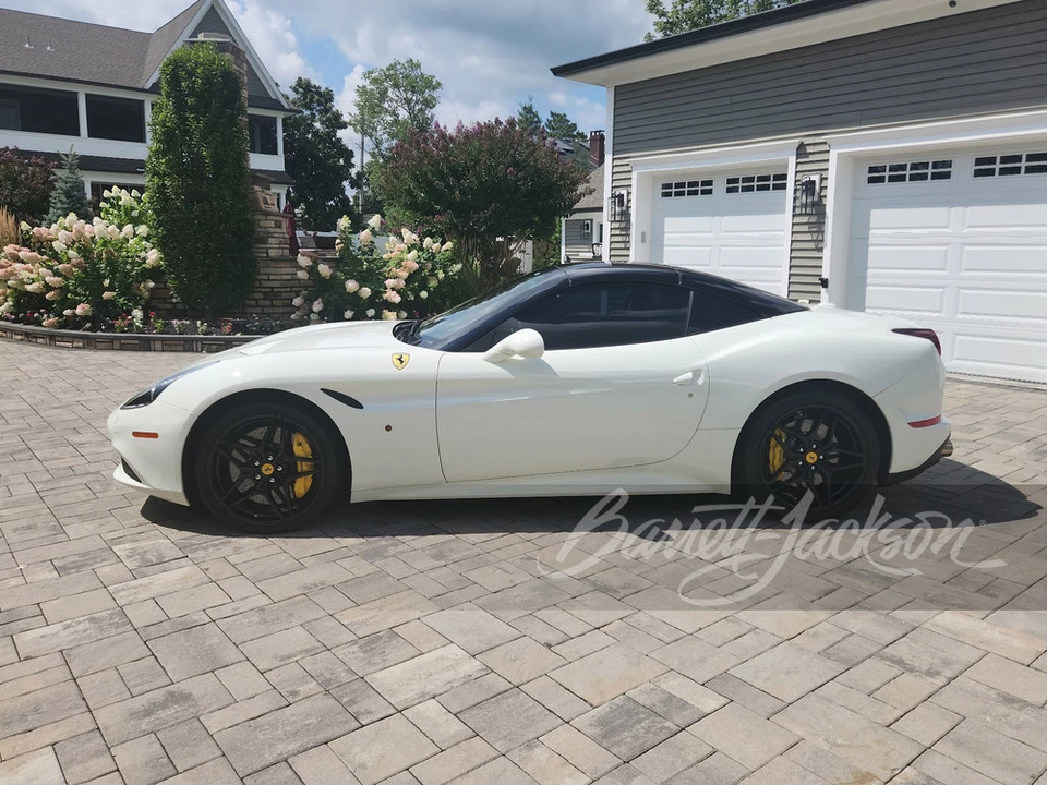 2017 Ferrari California T - Image 20 of 31