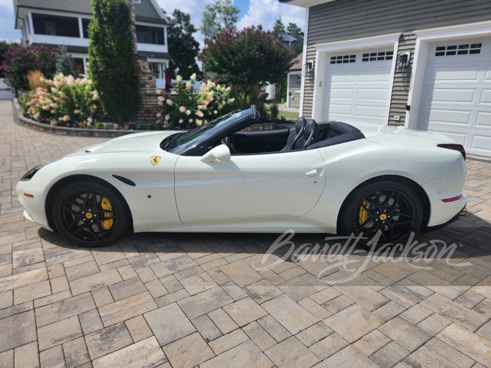2017 Ferrari California T - Image 31 of 31