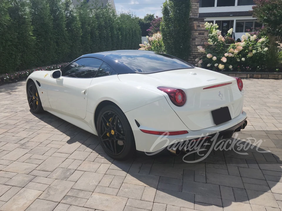 2017 Ferrari California T - Image 22 of 31