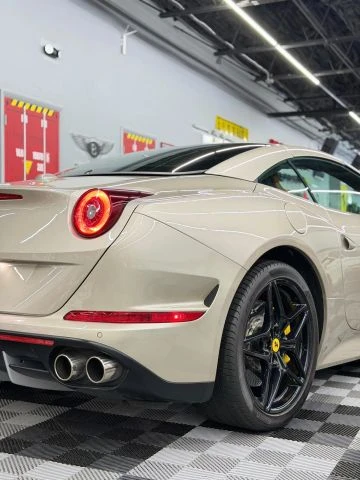 2017 Ferrari California T - Image 5 of 11