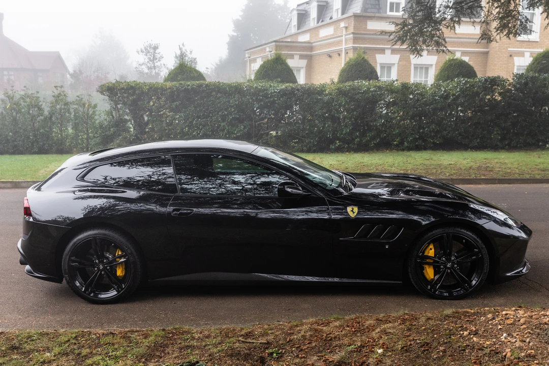 2017 Ferrari GTC4Lusso - Image 13 of 31
