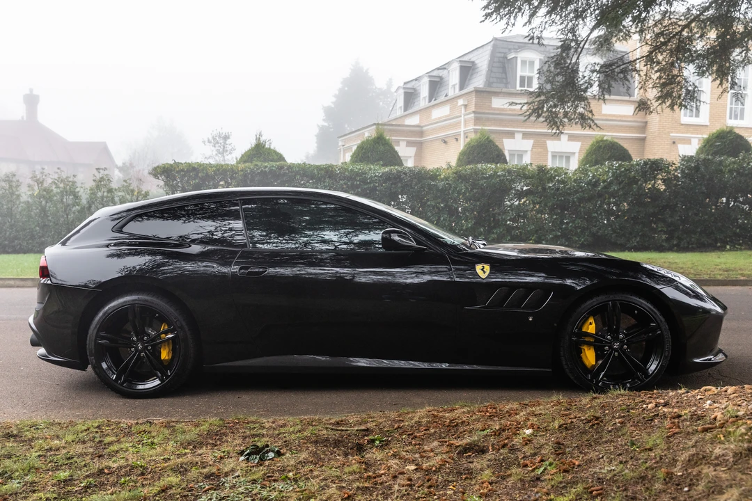 2017 Ferrari GTC4Lusso - Image 5 of 31