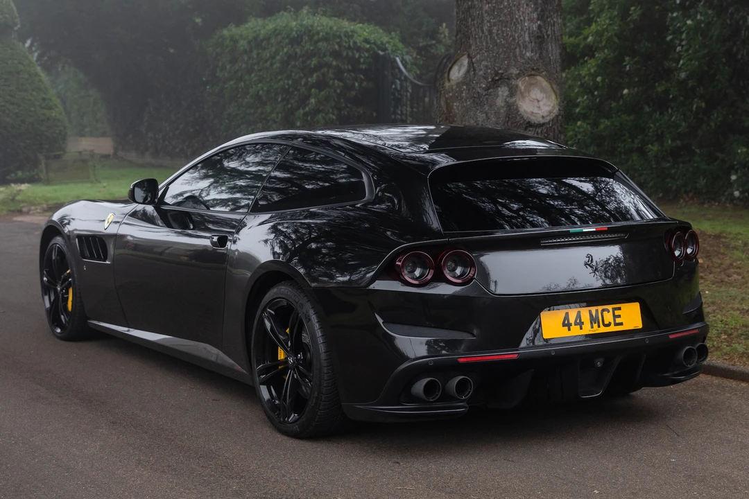 2017 Ferrari GTC4Lusso - Image 16 of 31